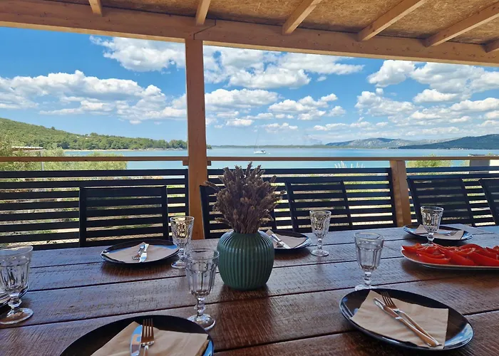 Апартаменты Mobile Laura Тисно